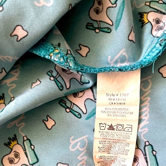 Prints by Maeven medical scrub top blue teeth print short sleeve front pockets L - Picture 11 of 11